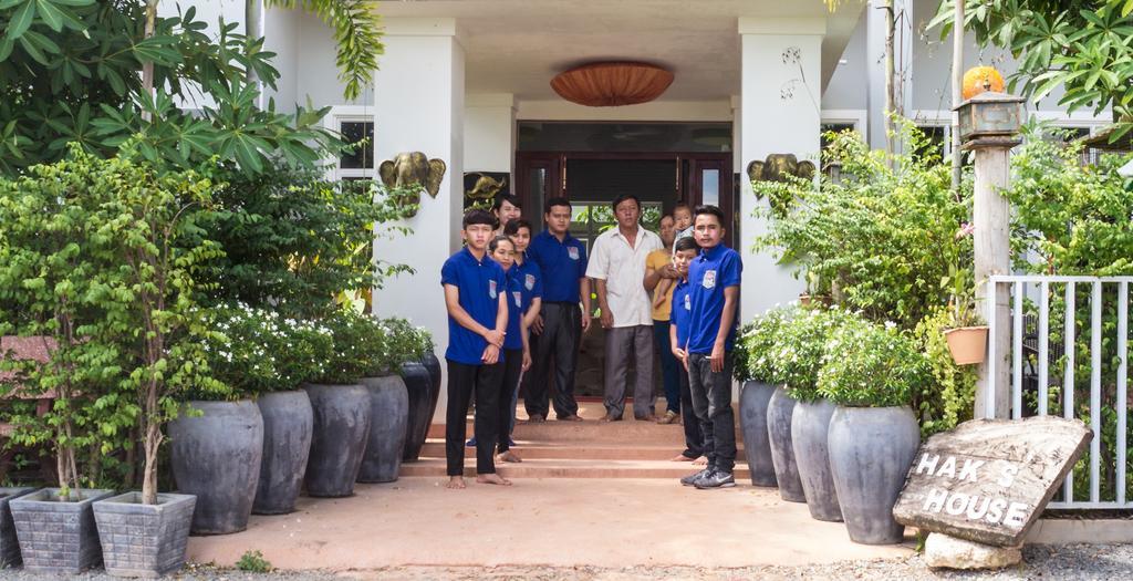 Hak Boutique Residence Siem Reap Bagian luar foto